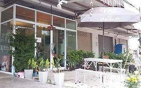 Lemon Tree Motel Surat Thani